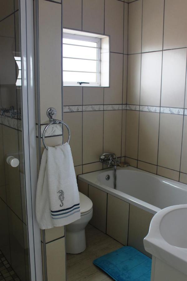 Seester Accommodation Lambertʼs Bay Kamer foto